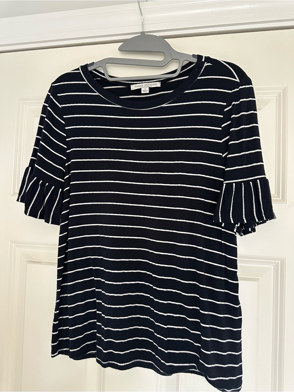 Green Envelope Ruffle Sleeve Tee - Picture 4 of 7